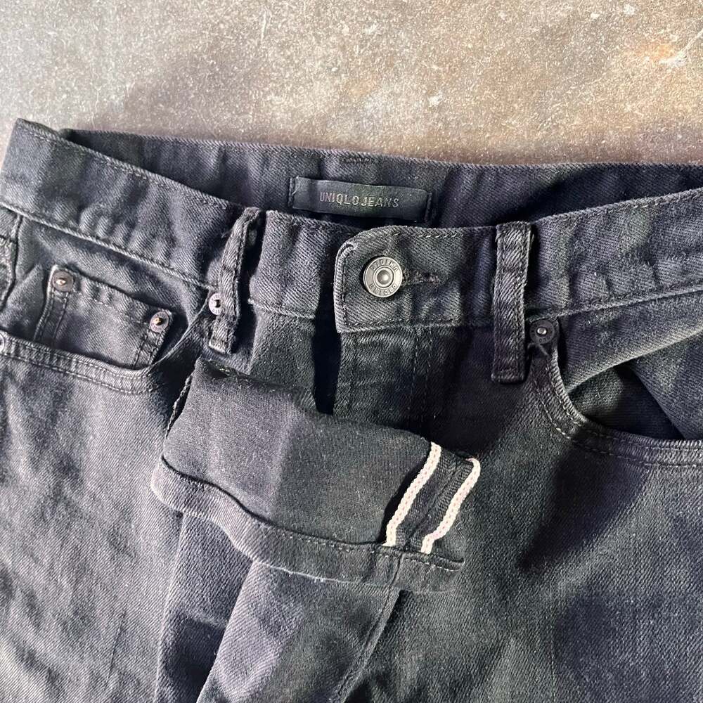 Mens uniqlo jeans Selvedge redlines black slim fit jeans size 28x32 no flaws